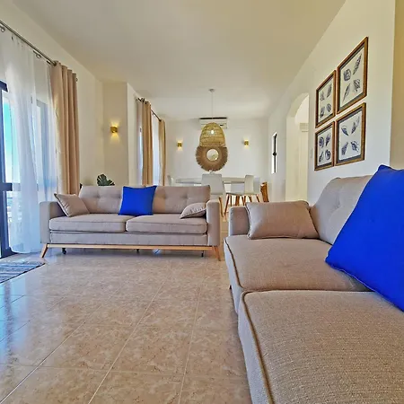 Villa Casa Vitória - With Private Pool Pêra