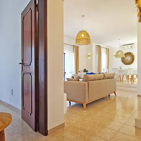 Casa Vitória - With Private Pool Villa